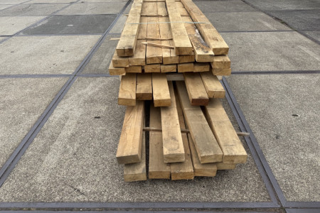 Restpartij eiken palen en balken, scherp geprijsd